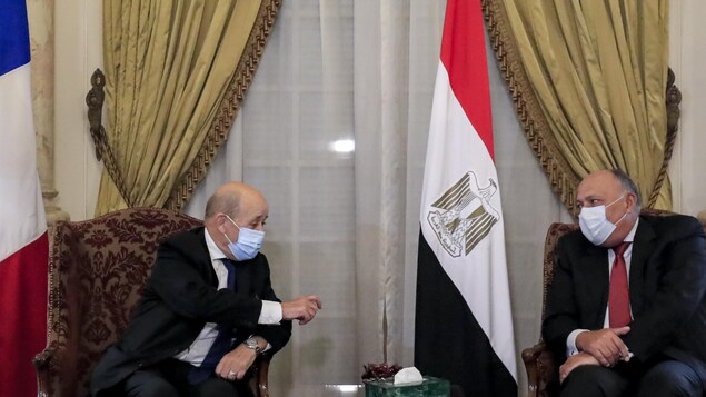 Jean-Yves Le Drian et Sameh Shoukry au palais Tahrir