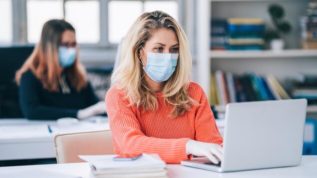 La prolongation du programme fédéral de Travail partagé pourrait coûter 600 millions | Coronavirus - Vimarsana News