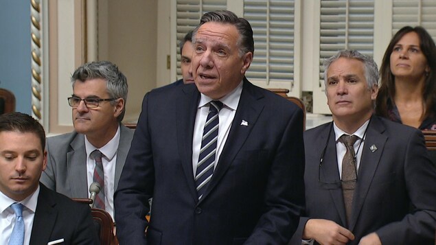 François Legault s'adresse à l'Assemblée nationale. 