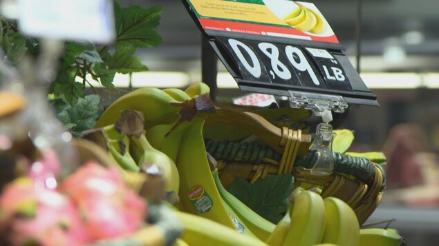 La banane, un fruit abordable, mais à quel prix?