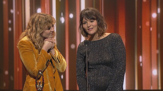 Les soeurs Boulay ont gagné un trophée au Gala de l'ADISQ 2017 Les soeurs Boulay ont gagné un trophée au Gala de l'ADISQ 2017