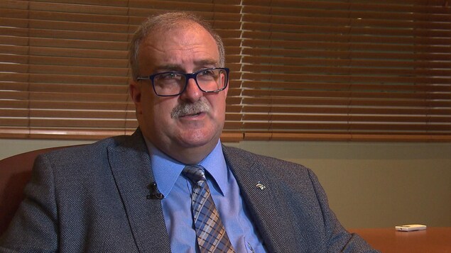 Patrick L'Heureux, ancien directeur d'écoles primaires. Patrick L'Heureux, ancien directeur d'écoles primaires.