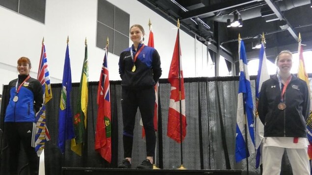 Des athlètes féminines de l’Outaouais brillent aux Championnats canadiens de karaté