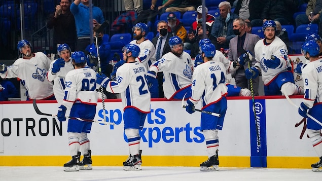 Les Lions s’inclinent 5-2 face aux Growlers de Terre-Neuve dans un ultime match