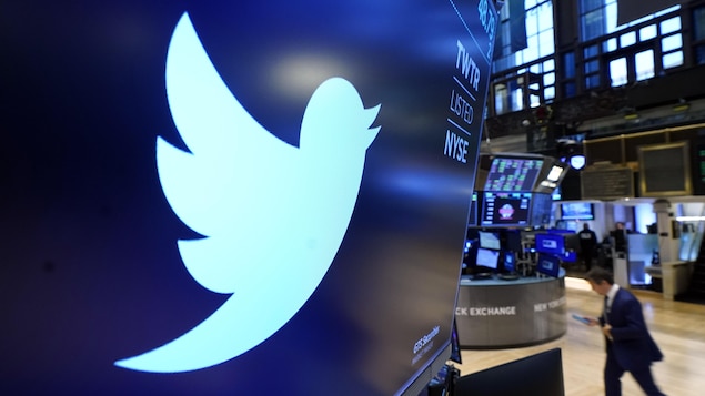 Le logo de Twitter sur un écran à la Bourse de New York.