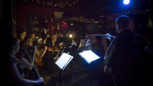 L'Orchestre de La traviata de l'opéra Mercury d'Edmonton au cabaret Chez Pierre L'Orchestre de La traviata de l'opéra Mercury d'Edmonton au cabaret Chez Pierre