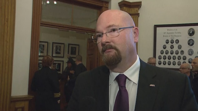 Louis-Philippe Gauthier en entrevue avec un journaliste. Louis-Philippe Gauthier en entrevue avec un journaliste.