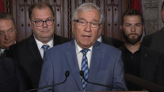Le doyen du Bloc québécois, le député de Bécancour-Nicolet-Saurel, Louis Plamondon Le doyen du Bloc québécois, le député de Bécancour-Nicolet-Saurel, Louis Plamondon