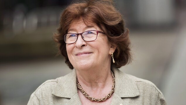 Louise Arbour, lors du dévoilement de son étoile du Walk of Fame de Toronto en juin 2015.