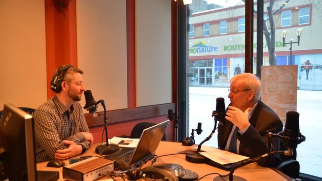 Luc Blanchette en entrevue au micro de David Chabot à l'émission Des matins en or Luc Blanchette en entrevue au micro de David Chabot à l'émission Des matins en or