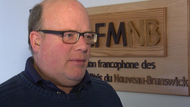 Luc Desjardins répond aux questions du journaliste, dans ses bureaux à Petit-Rocher. Luc Desjardins répond aux questions du journaliste, dans ses bureaux à Petit-Rocher.