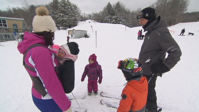 Après la naissance de sa dernière fille, Luc Fortin a travaillé à temps partiel pour profiter de ces moments précieux avec sa famille. Après la naissance de sa dernière fille, Luc Fortin a travaillé à temps partiel pour profiter de ces moments précieux avec sa famille.