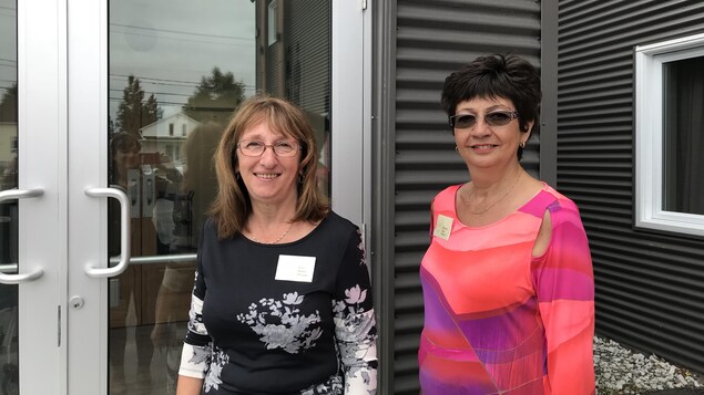La directrice générale Lucie Nadeau (en noir) et la présidente du conseil d'administration Huguette Bégin. La directrice générale Lucie Nadeau (en noir) et la présidente du conseil d'administration Huguette Bégin.