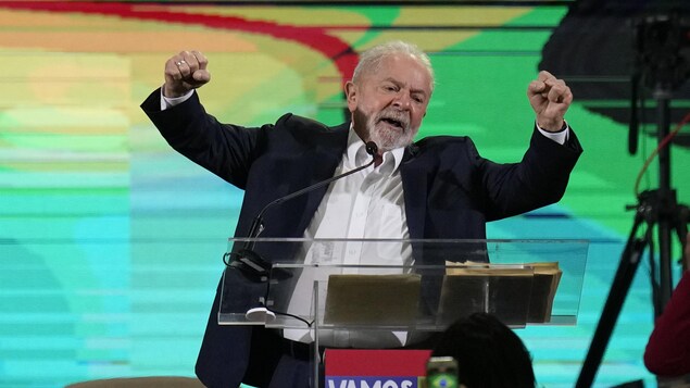 Lula lance sa candidature à la présidence pour « reconstruire le Brésil »