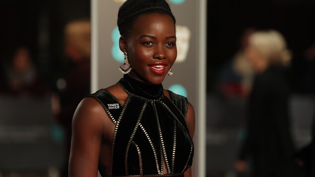 L'actrice kenyanne d'origine mexicaine Lupita Nyong'o brillait en noir. L'actrice kenyanne d'origine mexicaine Lupita Nyong'o brillait en noir.