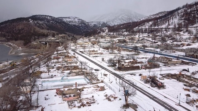 La reconstruction de Lytton se fait attendre, la gronde des résidents se fait entendre