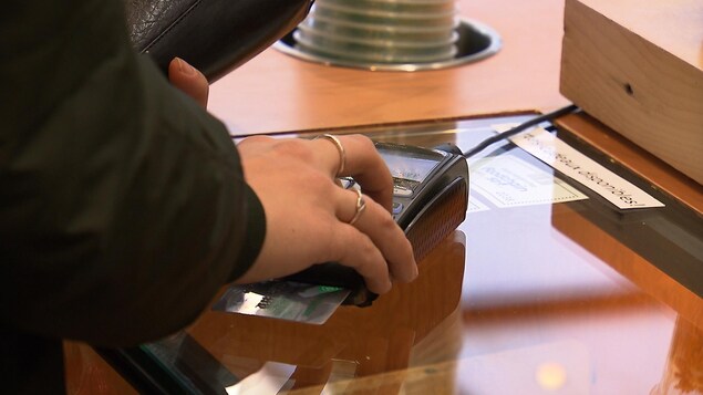 machine-carte-debit.jpg