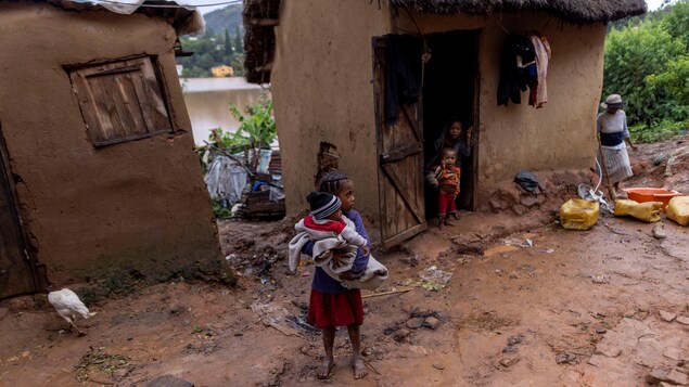 À Madagascar, le cyclone Batsirai fait 10 morts et des dizaines de milliers de déplacés