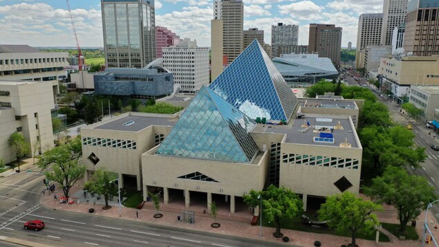 Élections municipales : recevoir l’aval d’un politicien est-il problématique?