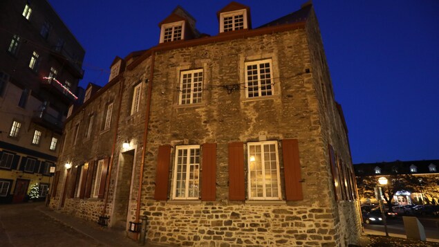 La Maison Chevalier dans le quartier Petit Champlain, à Québec La Maison Chevalier dans le quartier Petit Champlain, à Québec