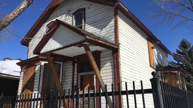 La maison historique d'Édouard Rouleau délabrée dans le quartier francophone Rouleauville.
La maison historique d'Édouard Rouleau délabrée dans le quartier francophone Rouleauville.