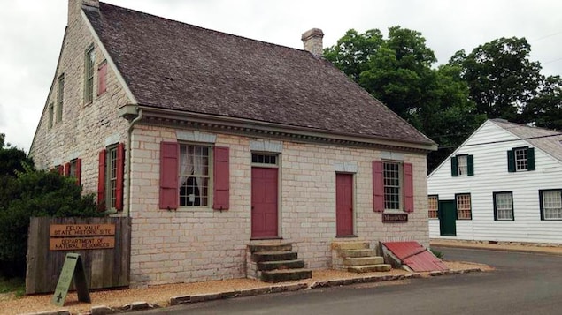 Image d'une maison en pierre contruite en 1818 Image d'une maison en pierre contruite en 1818