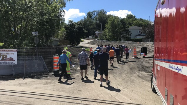 30 minutes pour récupérer des effets personnels dans sa maison évacuée à La Baie