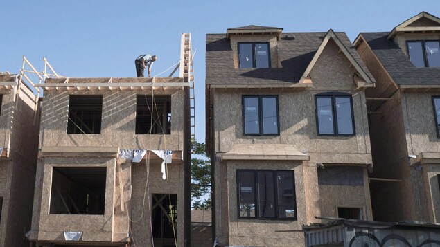 Des maisons en construction à Toronto Des maisons en construction à Toronto