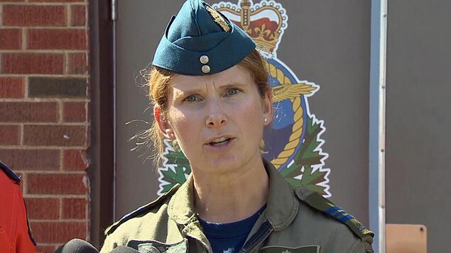 Gros plan de la majore Rhonda Stevens. Gros plan de la majore Rhonda Stevens.