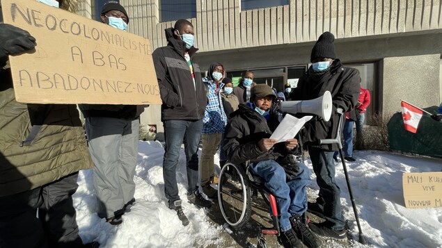 Manifestation en soutien au peuple du Mali à Sherbrooke