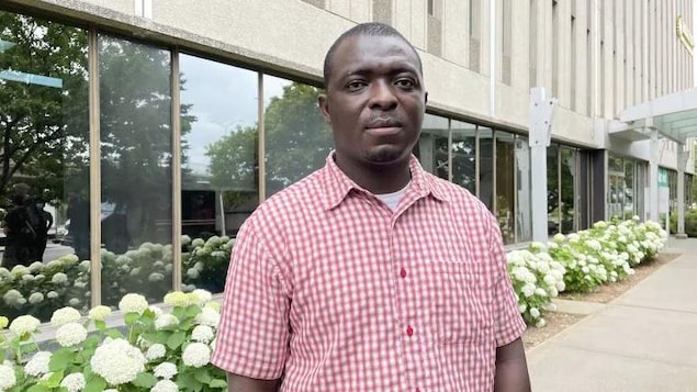 Il faut sauver Mamadou : mobilisation pour empêcher l’expulsion d’un « ange gardien »