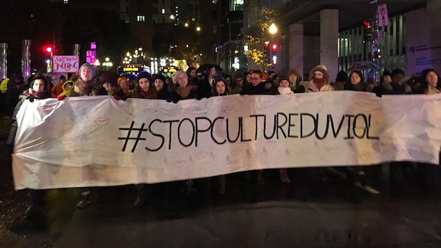 Manifestation dans les rues de la Basse-Ville de Québec pour dénoncer la culture du viol. Manifestation dans les rues de la Basse-Ville de Québec pour dénoncer la culture du viol.