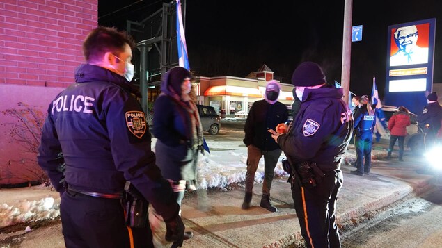 Des constats  d’infraction seront émis à des manifestants au couvre-feu à Sherbrooke