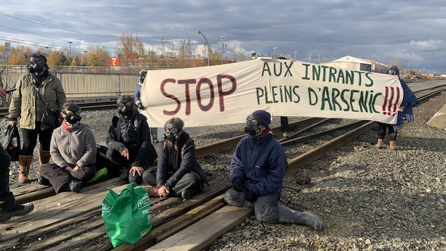 Fonderie Horne : ils bloquent une voie ferrée pour empêcher l’entrée de contaminants