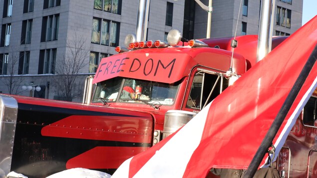 Appel à une pause des klaxons pour la dixième journée de manifestation à Ottawa
