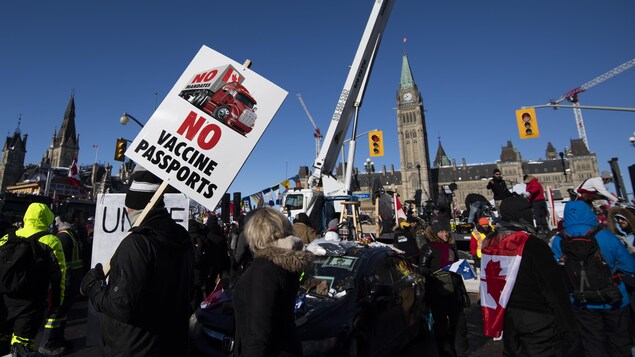 La manifestation s’intensifie à Ottawa et des camions se rapprochent du centre-ville