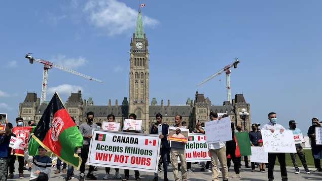 Des interprètes afghans fustigent Ottawa pour un soutien défaillant à leurs proches