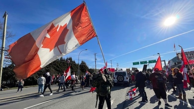 La GRC arrête des manifestants près d’un poste-frontière de Surrey