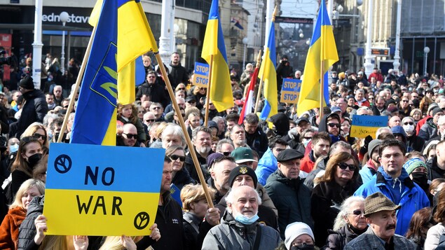 Tonnerre d’indignation contre la guerre en Ukraine dans plusieurs villes d’Europe