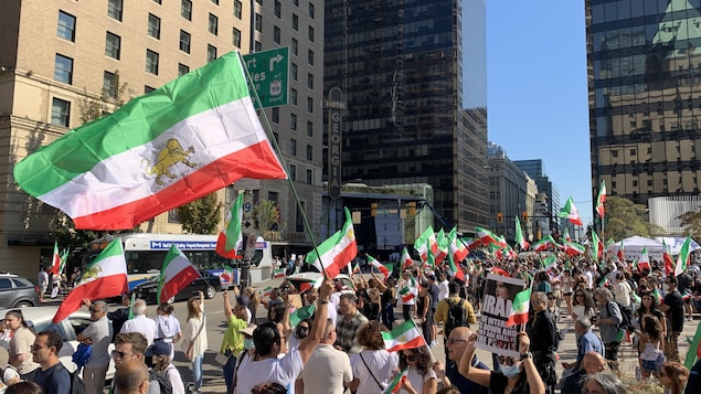 Des milliers de manifestants à Vancouver pour dénoncer la répression en Iran