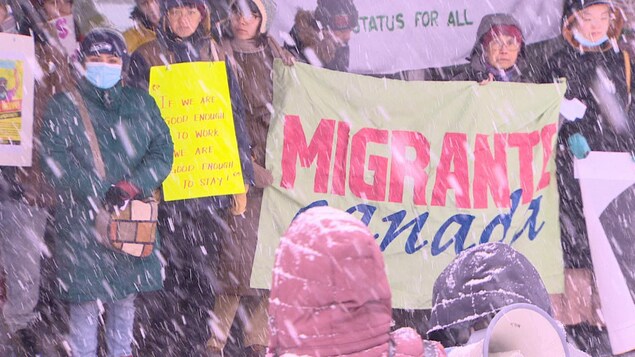 In Vancouver, protesters are calling for the regularization of undocumented immigrants