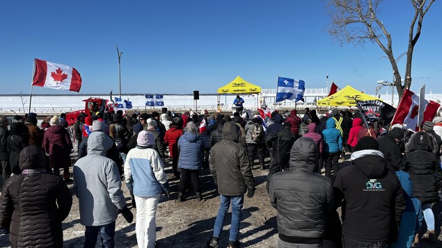 Rassemblement à Rimouski contre les mesures sanitaires
