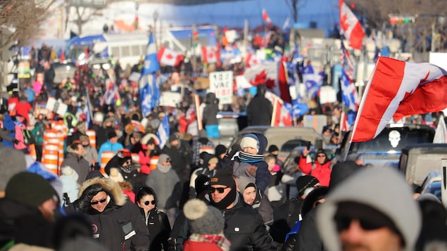 Des manifestants contre les mesures sanitaires gardent le cap vers Québec