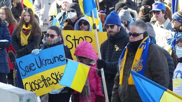 Des manifestants manitobains demandent des sanctions plus sévères envers la Russie