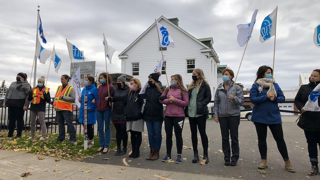 Les professionnels en soins manifestent contre le temps supplémentaire obligatoire