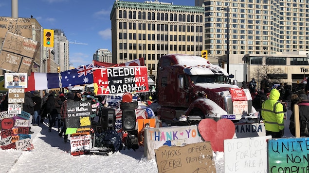 Manifestation d’Ottawa : la cour prolonge une ordonnance de gel de dons jusqu’à 20 M$