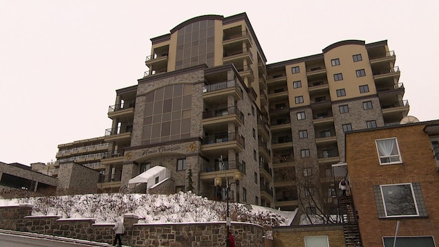La façade du Manoir Champlain.