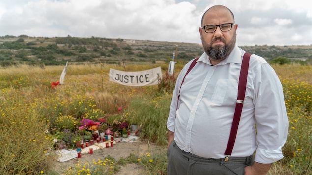 Manuel Delia près de l'endroit où est morte la journaliste Daphne Caruana Galizia. Manuel Delia près de l'endroit où est morte la journaliste Daphne Caruana Galizia.
