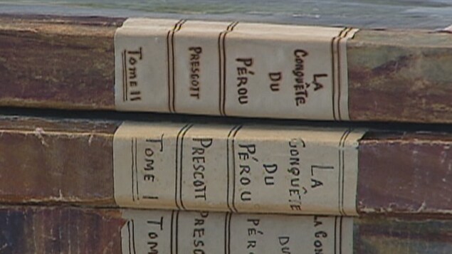 Les manuscrits originaux du roman intitulé « La conquête du Pérou » de l'écrivain Jean Féron.