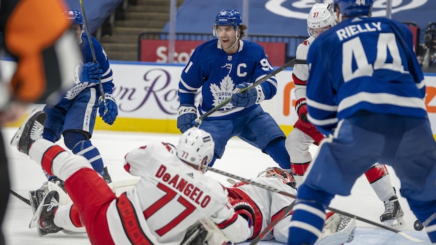 Marner donne la victoire aux Maple Leafs en prolongation